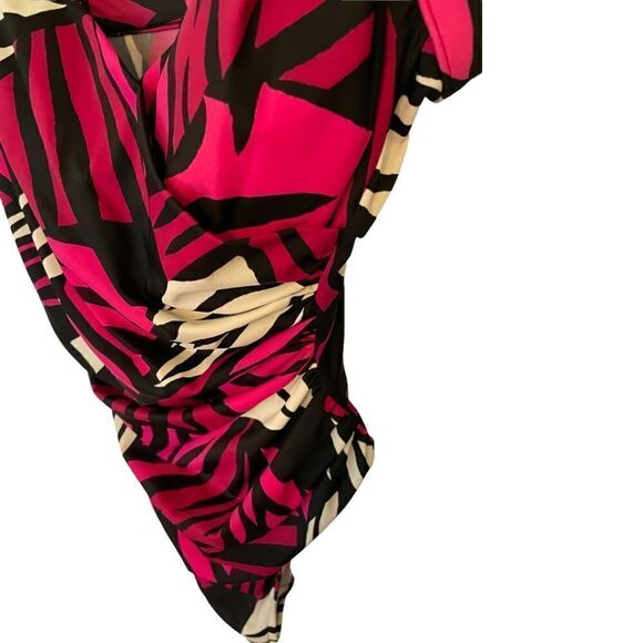 Figure Flattering Swimsuit by Penbrooke, Size 16 - Picture 3 of 7